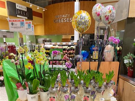 Does Publix Have Flowers: A Blooming Discussion on Floral Availability and Beyond